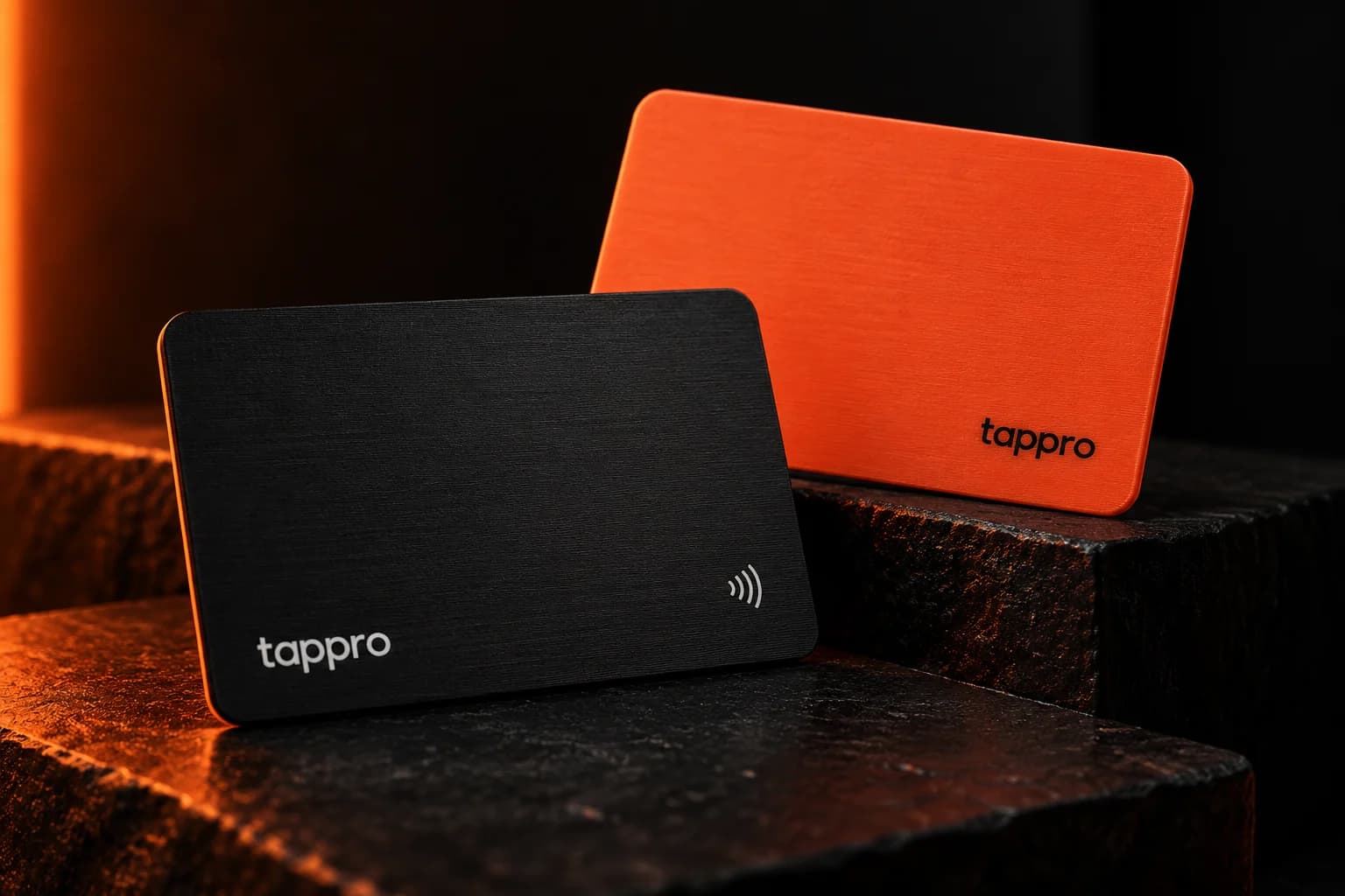 بطاقتا TapPro باللونين الأسود والبرتقالي